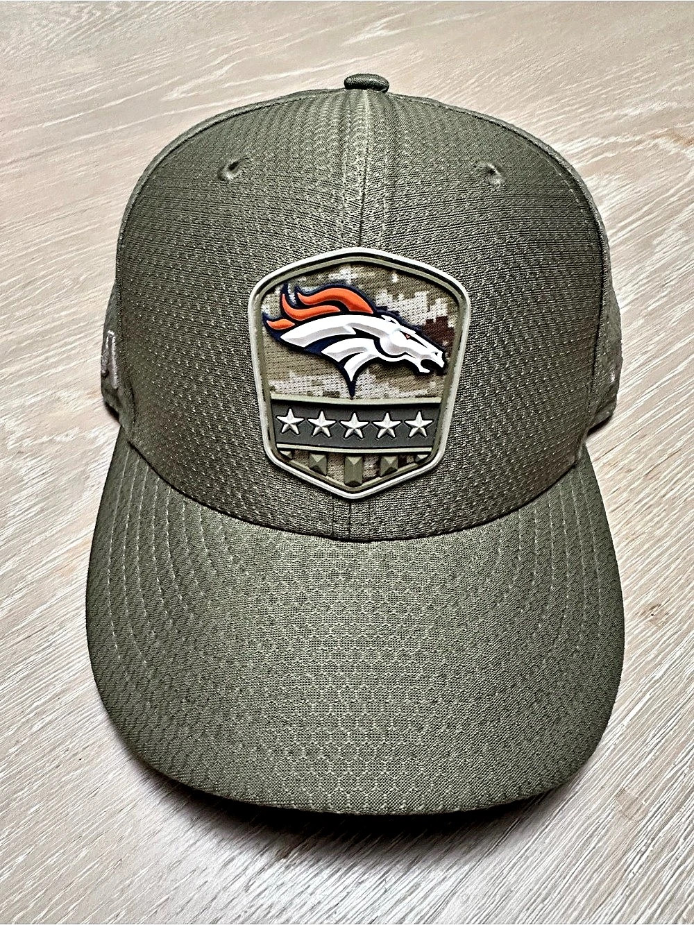 New Era Denver Broncos 9FORTY Green & Black Like New